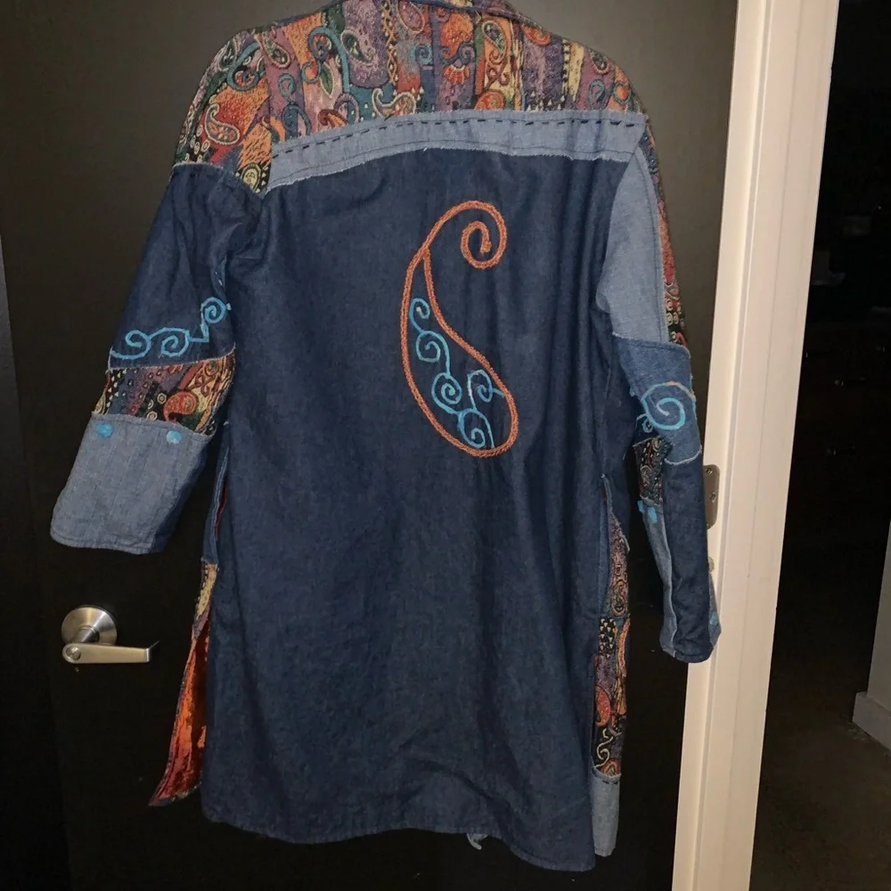 Richly Embroidered jacket - Picture 2 of 2